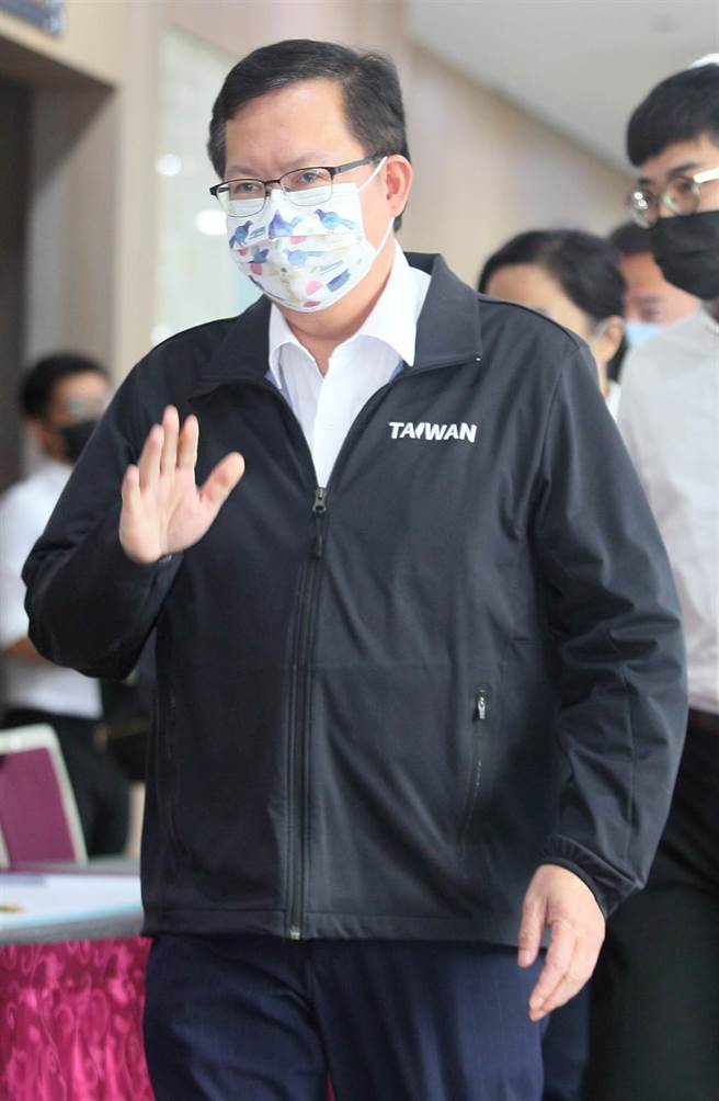 桃园市长郑文灿（如图）27日参加今周刊举办的「SDGs永续城市调查结果」，对于藻礁议题的看法，郑表示，可理性讨论，若大家只把某个议题的价值无限上纲，会造成发展上不平衡，已尽最大努力保育藻礁。另外郑也谈到，竹竹併升格，是好的选择，提升新竹竞争力。（张铠乙摄）
