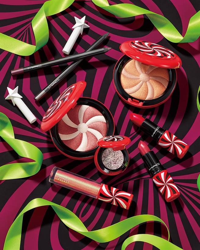 SOGO忠孝馆独家M.A.C魔幻魅惑系列，时尚专业唇膏、晶亮魔唇，皆每支850元；渐变幻光眼影，每个900元；双色调光盘，每个1800元。（SOGO提供）