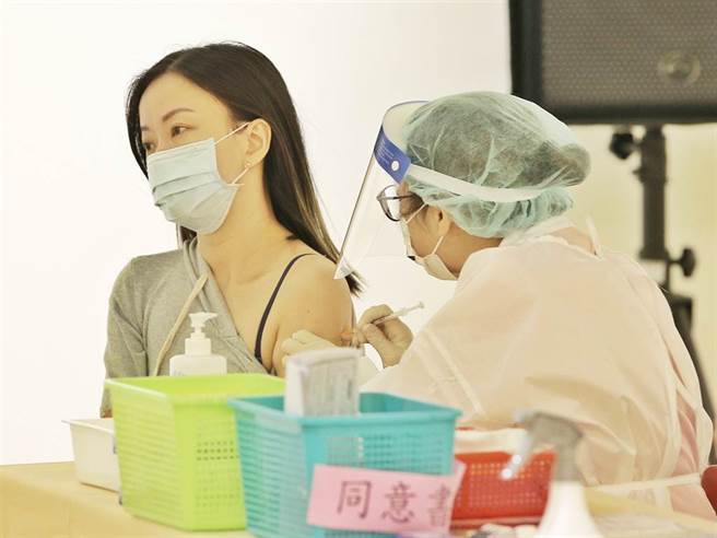 图为中正纪念堂接种站。（本报资料照／杜宜谙摄）