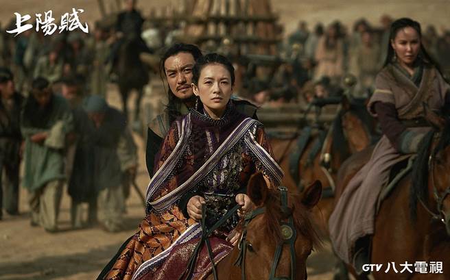 周一围与章子怡剧中先婚后爱。（八大戏剧台提供）