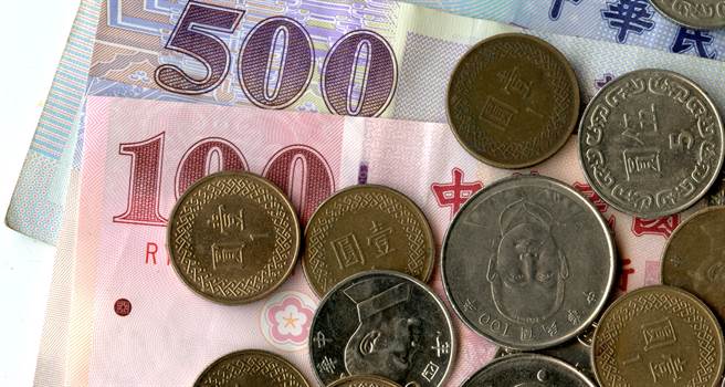 有些人觉得零钱既笨重又占空间，会避免带太多在身上。(示意图/Shutterstock)