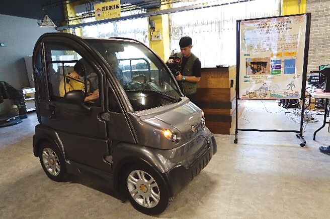 虎尾科大全力发展5G与AI智能科技有成，「远端IoT摇控座舱」为研发成果之一。图／虎尾科大提供