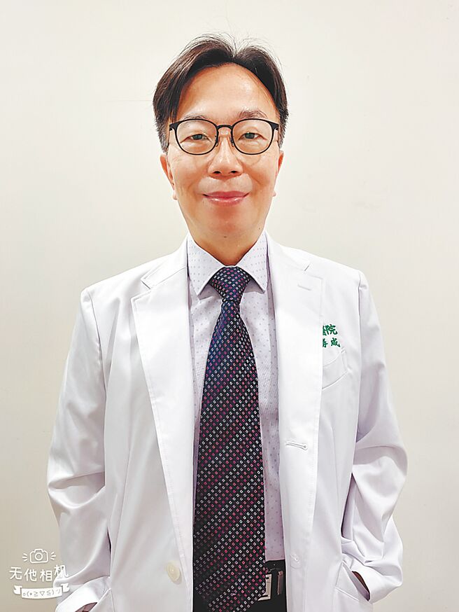 台南大安妇幼医院院长陈胜咸表示，孕妈咪在怀孕每个阶段需要均衡营养，且适时也须补充营养辅助品，才能孕育健康宝宝。图／陈胜咸提供