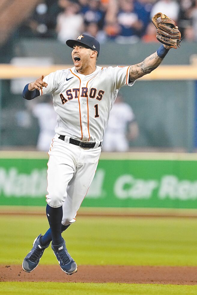 身為2017年太空人奪冠班底的柯瑞亞，在勇士主場出賽，免不了會被大噓特噓。（美聯社）