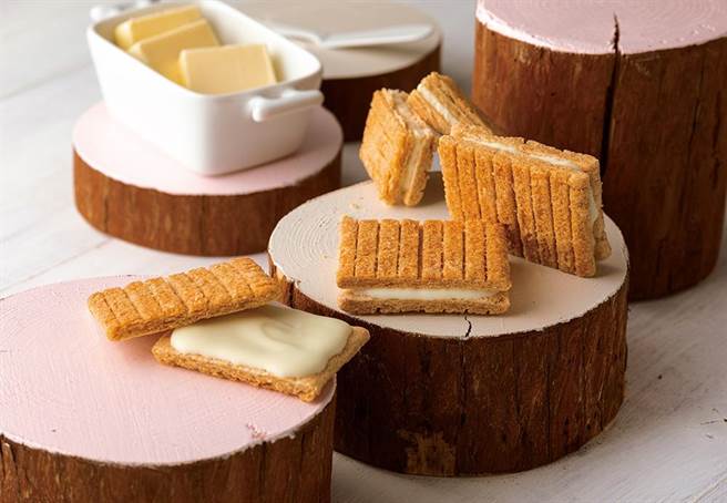 新光三越台北信义新天地日本商品展Sugar Butter Tree白巧克力夹心脆饼，390元。（新光三越提供）