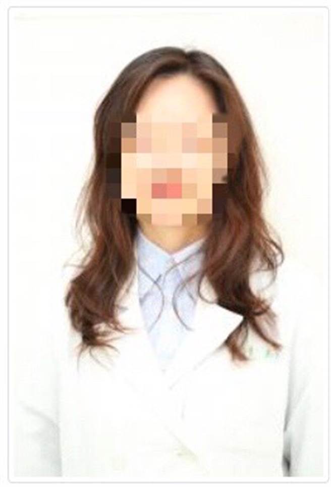 王必勝外遇小15歲護理師，妻子身分被起底，是位超有氣質的美女醫師。（圖／翻攝自台北榮總網站）