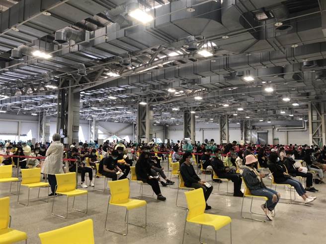 疫情指挥中心宣布，新冠疫苗接种第一、二剂涵盖率提前达标。（资料照）