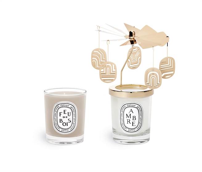 diptyque耶誕限量旋轉燭罩禮盒70gx2，4650元。（diptyque提供）