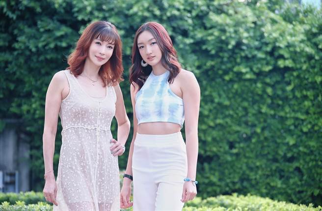 温翠苹和女儿温心舞。（图／中时资料照片）