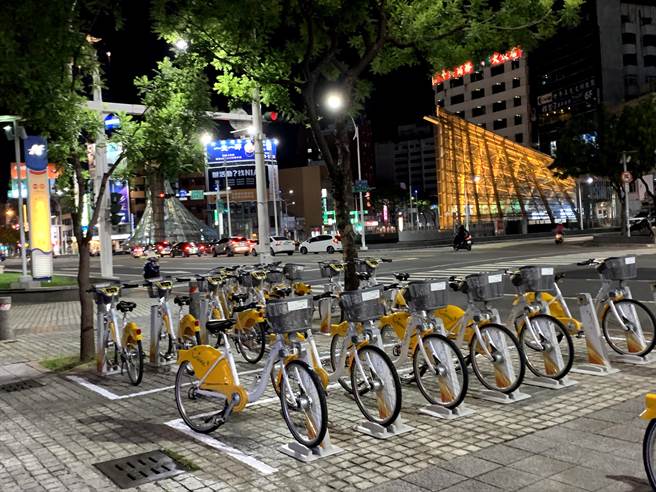 高市議員李雅慧今（28）日指出，今年1到7月騎單車車禍事件，高雄共1474件，其中死亡20件、受傷1368人，死傷比例為六都之冠。（柯宗緯翻攝）