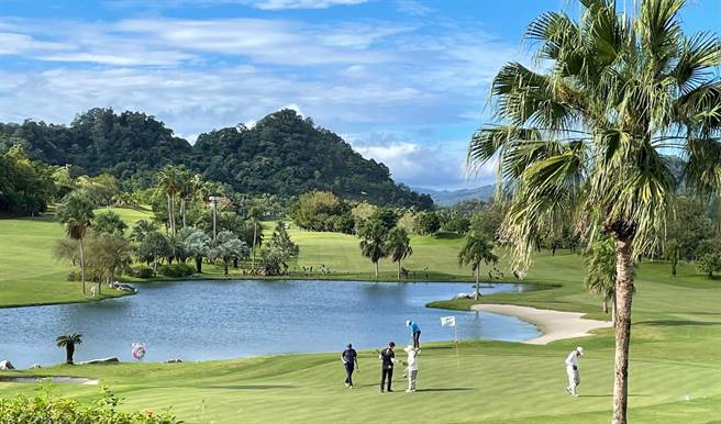 老爷联合住宿券首次开放适用老爷关西球场打球，创饭店业界先例。（老爷酒店集团提供）