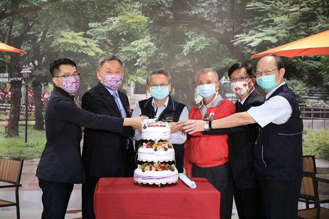 惠文高中欢庆创校20周年，28日举办盛大庆祝活动。（林欣仪摄）