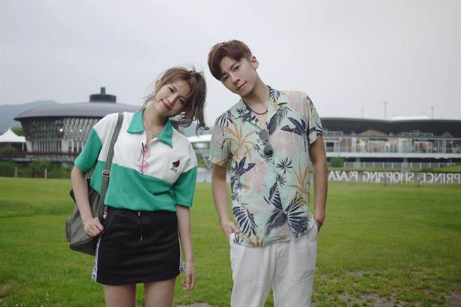 李国毅夫妻俩喜迎天蝎女儿。（图／翻摄自脸书）