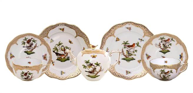 Herend 比翼雙飛160週年紀念 五件茶組禮盒。（居禮名店提供）