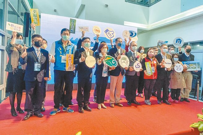 竹科管理局与宜兰县政府27日举办招商说明会，盼产业界可以投资宜兰。（李忠一摄）