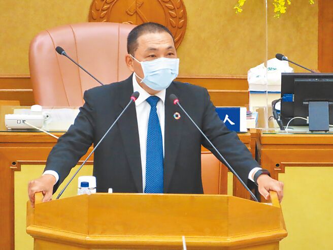 绿营新北市议员市政总质询时，刻意作秀把议题拉高到两岸、国家层次，攻击市长侯友宜保卫人民的爱国心，侯友宜罕见动怒回呛。（本报资料照片）