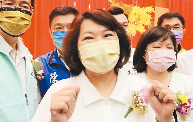 嘉义市长黄敏惠27日谈县市合併升格，她强调只要对嘉义市或邻近县市发展有利，「我一定举双手大力支持」。（吕妍庭摄）