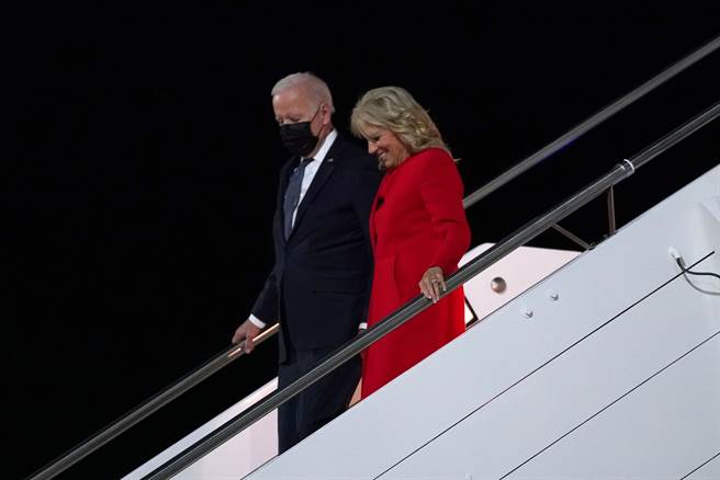美国总统拜登与妻子吉儿･拜登（Jill Biden）。(图／路透社)