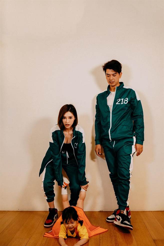 米估(前)自创趴地木头人游戏。艾迪升传播提供