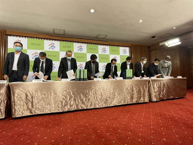 高雄市城中城大樓調查報告29日出爐，羅列消防、工務局各3大不積極作為。（洪浩軒攝）