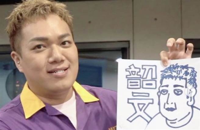 关韶文幽默风趣的主持风格，让他拥有超高人气。（图／ethan_kuan_kuan IG）