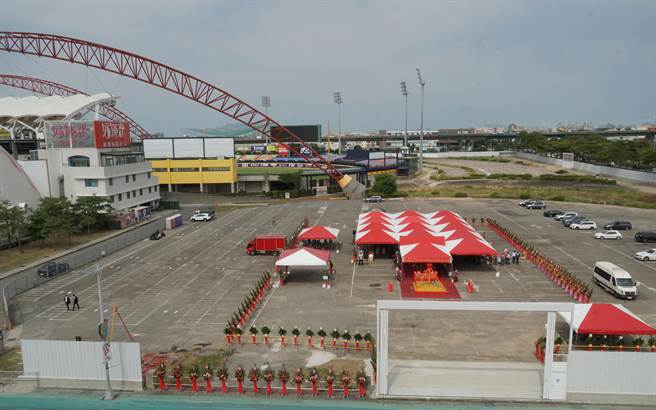 总投资金额近65亿元的汉神洲际购物中心，29日举行开工动土典礼，预计2025年开始营运。（黄国峰摄）