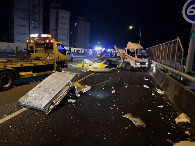 國道3號發生4車追撞事故。（民眾提供）