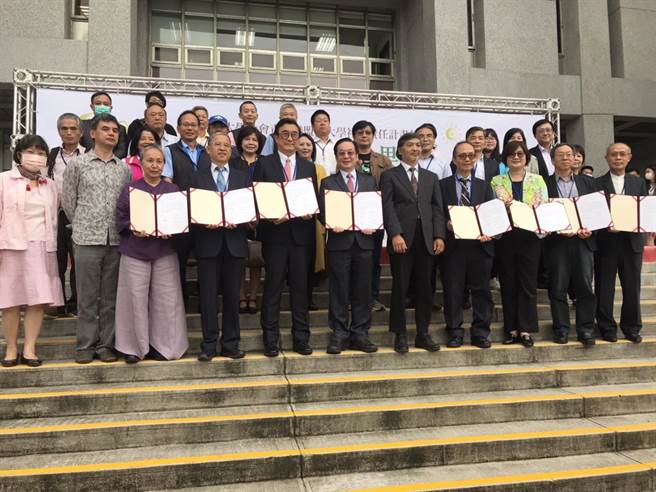 景文科技大学近年推动大学社会责任（USR）计画成果斐然，10月28、29日两天在政治大学举行「大文山大学社会责任联盟与大学社会责任计画执行」。（景文科大提供）