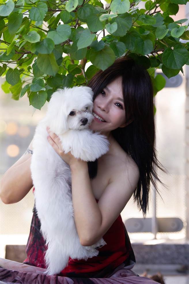 詹雅雯抱病耶诞节5度攻蛋 罹帕金森氏症松口近况。