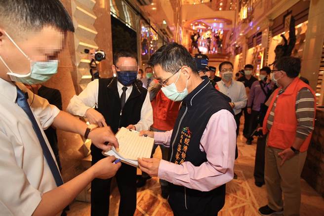 中央开放八大行业逐步解封，中市府将受理申请復业。（台中市府提供／卢金足台中传真）