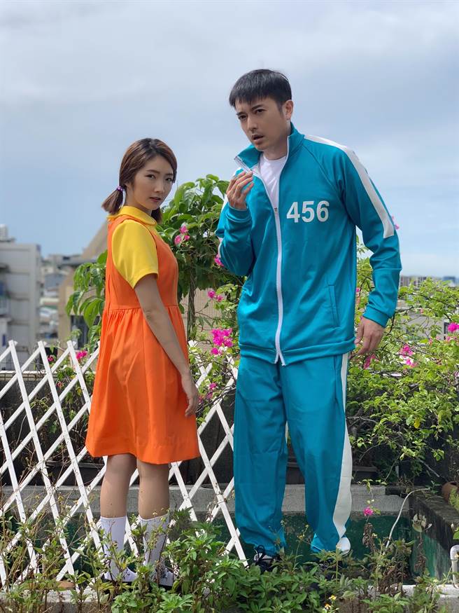 田家达和师妹许瀞菱玩《鱿鱼游戏》经典桥段。(亚乐传播提供))