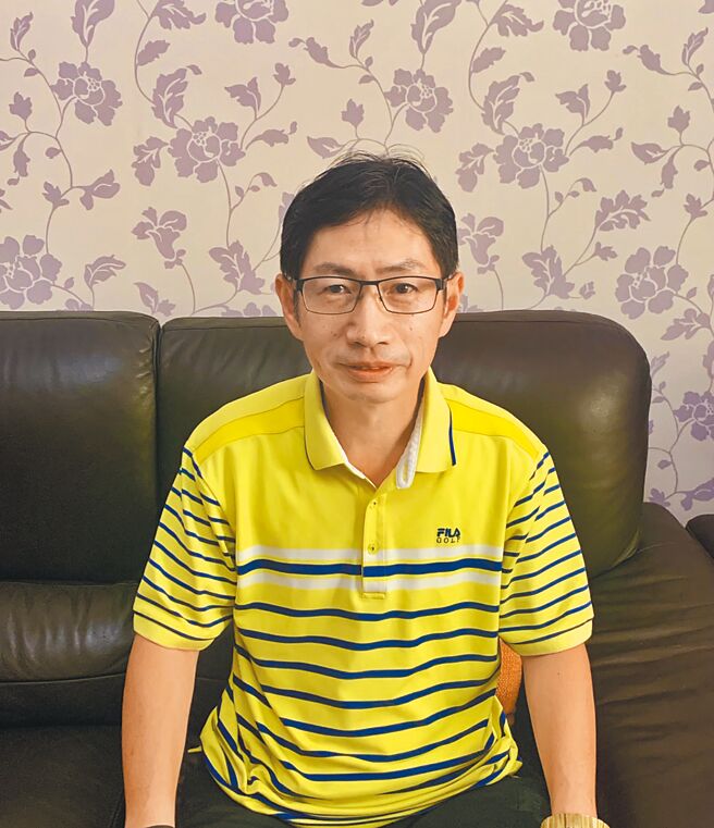 在台南市政府经济发展局工商行政科担任志工的吴佳纶。（程炳璋摄）