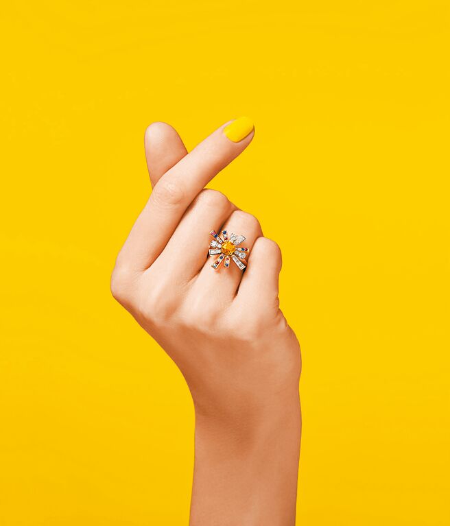 海瑞温斯顿Winston With Love珠宝作品登台，每件作品皆充满爱的气息。（海瑞温斯顿提供）