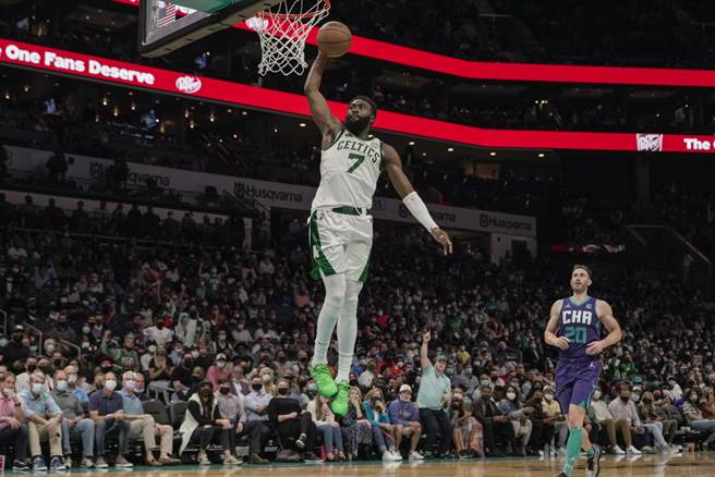 杰伦布朗坦承到现在自己身体仍受新冠病毒后遗症影响。(路透资料照)