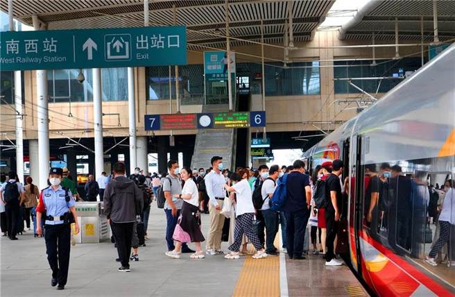 陸鐵路部門：停止、限制涉疫地區車站進京車票發售。（中國鐵路微信公眾號）