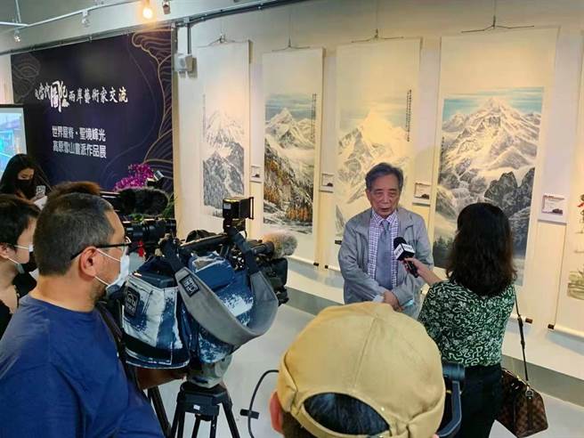 前台藝大校長黃光男接受兩岸媒體專訪。（濃園提供）