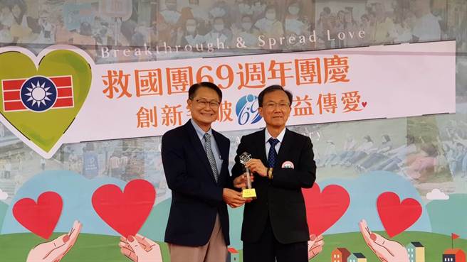 新北市副市長陳純敬（左）到場同賀（戴上容攝）