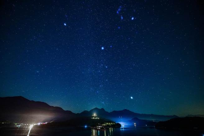 涵碧楼运用坐北朝南地理优势，即日起至11月3日推出星空导览体验。（涵碧楼提供）