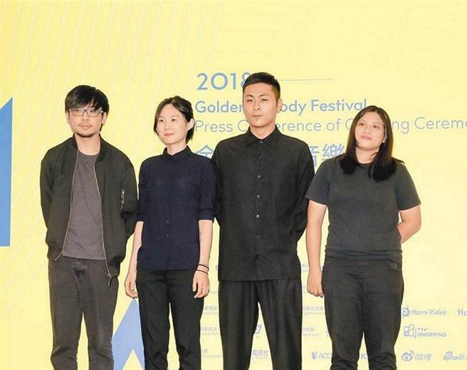 金曲乐团草东没有派对鼓手蔡忆凡（左2）30日于防疫旅馆轻生不治，享年26岁。(图/ 取自中时资料库)