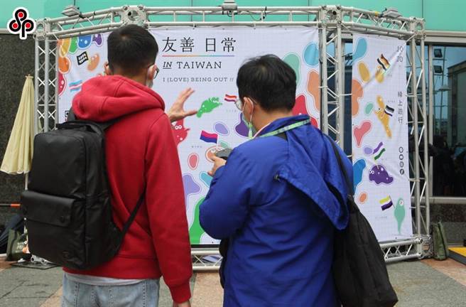 第19屆同志遊行主題為「友善日常 in Taiwan」，期許讓人人都能自在活著的友善社會能成為日常。（張鎧乙攝）