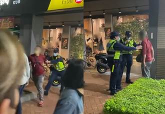 新竹光臨藝術節爆衝突 男鬧事被警「大外割」 民眾拍手叫好