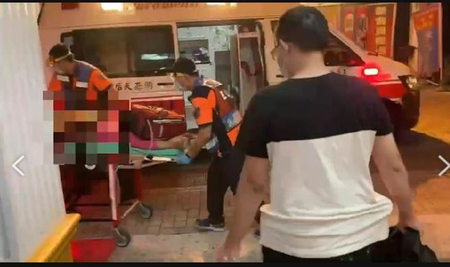 陈姓枪击要犯在警匪枪战中遭警方开枪还击，警方将他送医治疗，仍宣告不治。（翻摄照片／石秀华高雄传真）