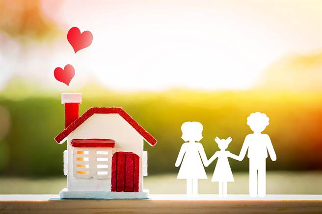 蘇揆指示為經濟弱勢民眾納保。（圖／小花平台保險+）