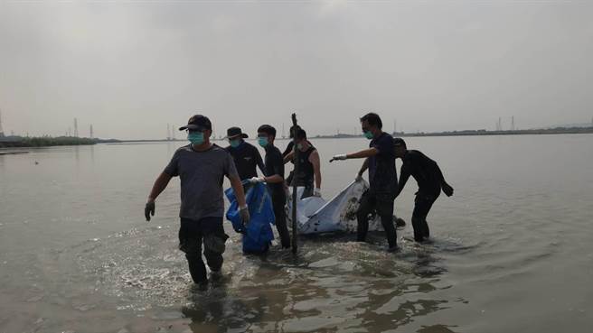 屏东警消透过无人机寻获2遗体，疑日前失踪对象。（屏东消防局提供／谢佳潾屏东传真）