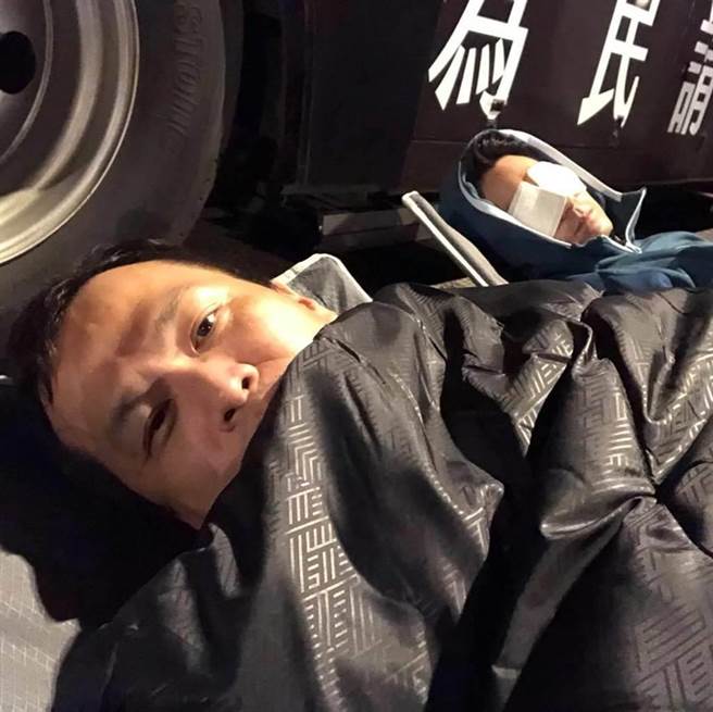 为拚公投，国民党30日起展开夜宿凯道49天活动。（图／摘自罗智强脸书）