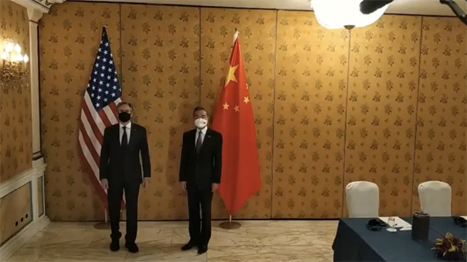 美国国务卿布林肯（Antony Blinken）当地时间10月31日在义大利罗马与中国国务委员兼外长王毅会面。(取自CGTN）