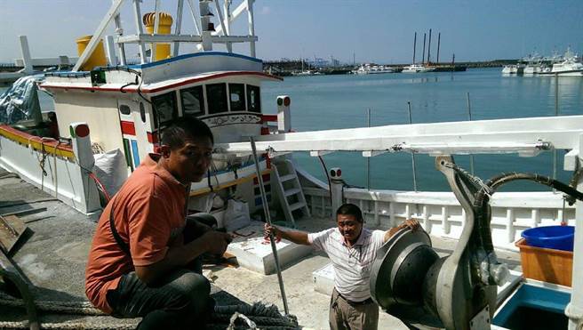 云林县渔民针对风场航道政策，串联彰化、台中渔民诉求渔业权。（李平顺提供／张朝欣云林传真）