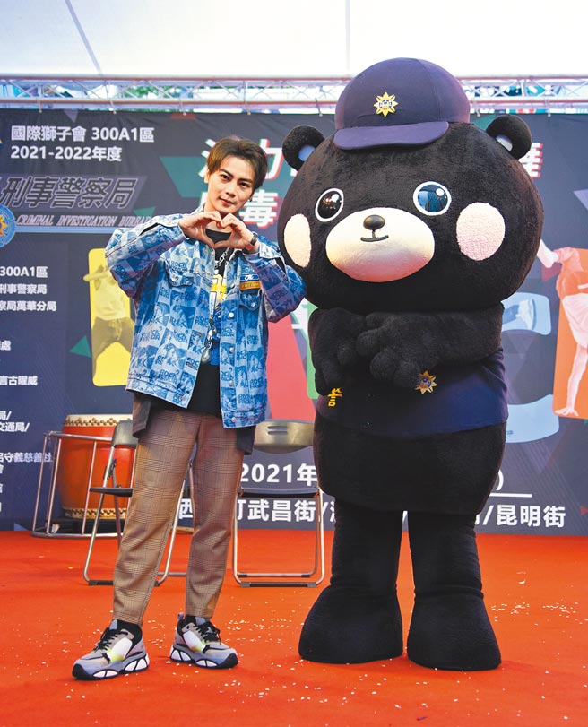 古曜威近来受邀担任反毒代言人，昨出席活动开心跟眾人互动。（罗永铭摄）