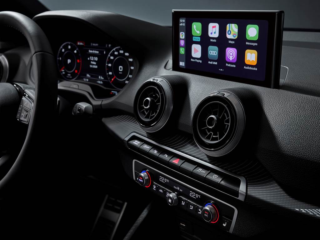 車室中央前方配置8.3吋顯示螢幕附MMI navigation plus 原廠中文導航系統，車內亦配有Audi 智慧手機介面，給予駕駛及全車乘員更直覺化便捷的行車感受。(圖片提供/台灣奧迪)