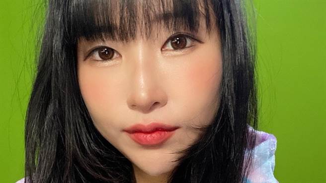 李世英近日在个人频道上爆料女演员私下甩大牌的夸张行径，引起网友热议。（图／IG@seyoung_1408）